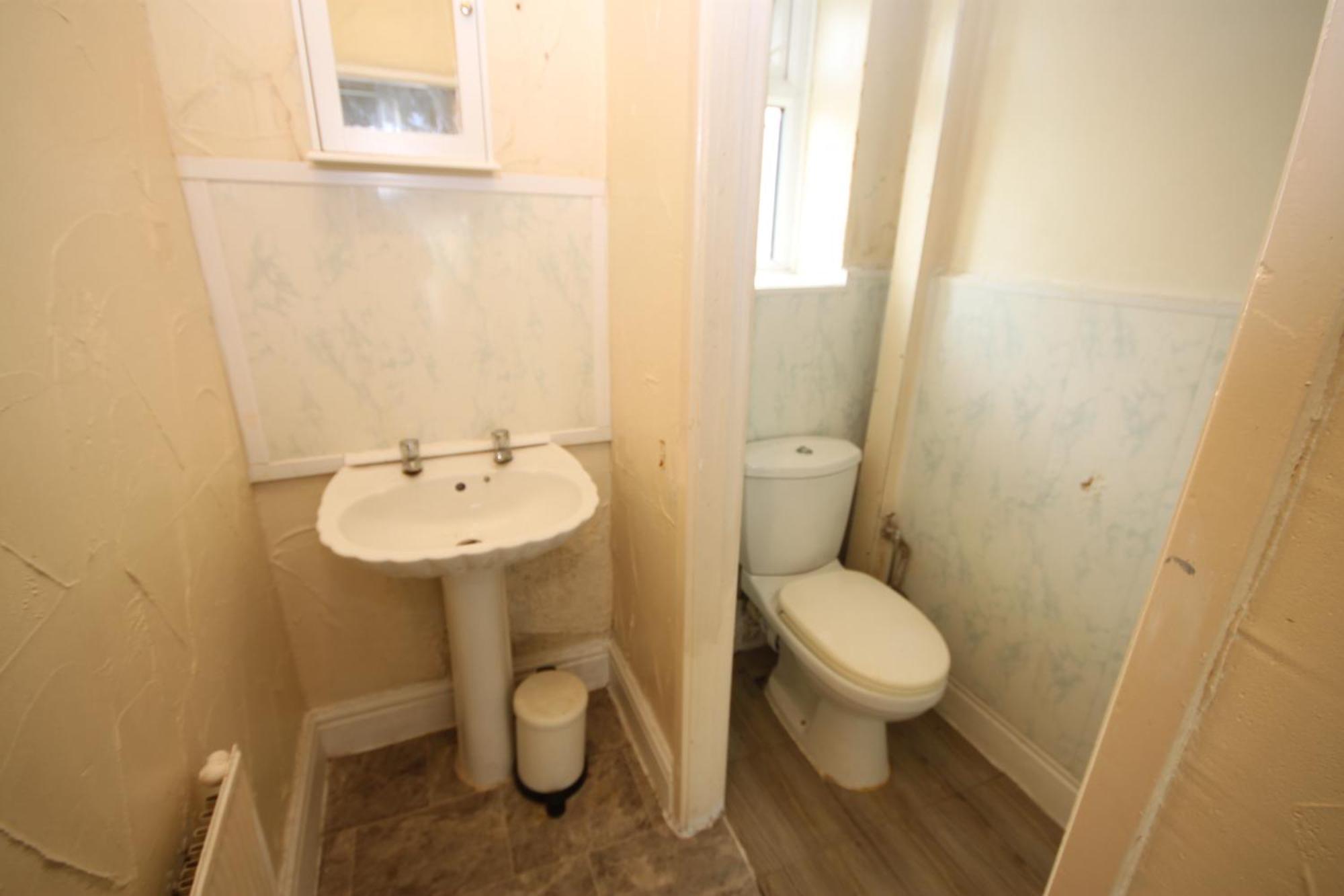 Barton Seaview, Self Catering Studio Apartments, Promenade & Central Beach Location, Families, Couples Or 23 Years Plus Only, Free Parking ブラックプール エクステリア 写真